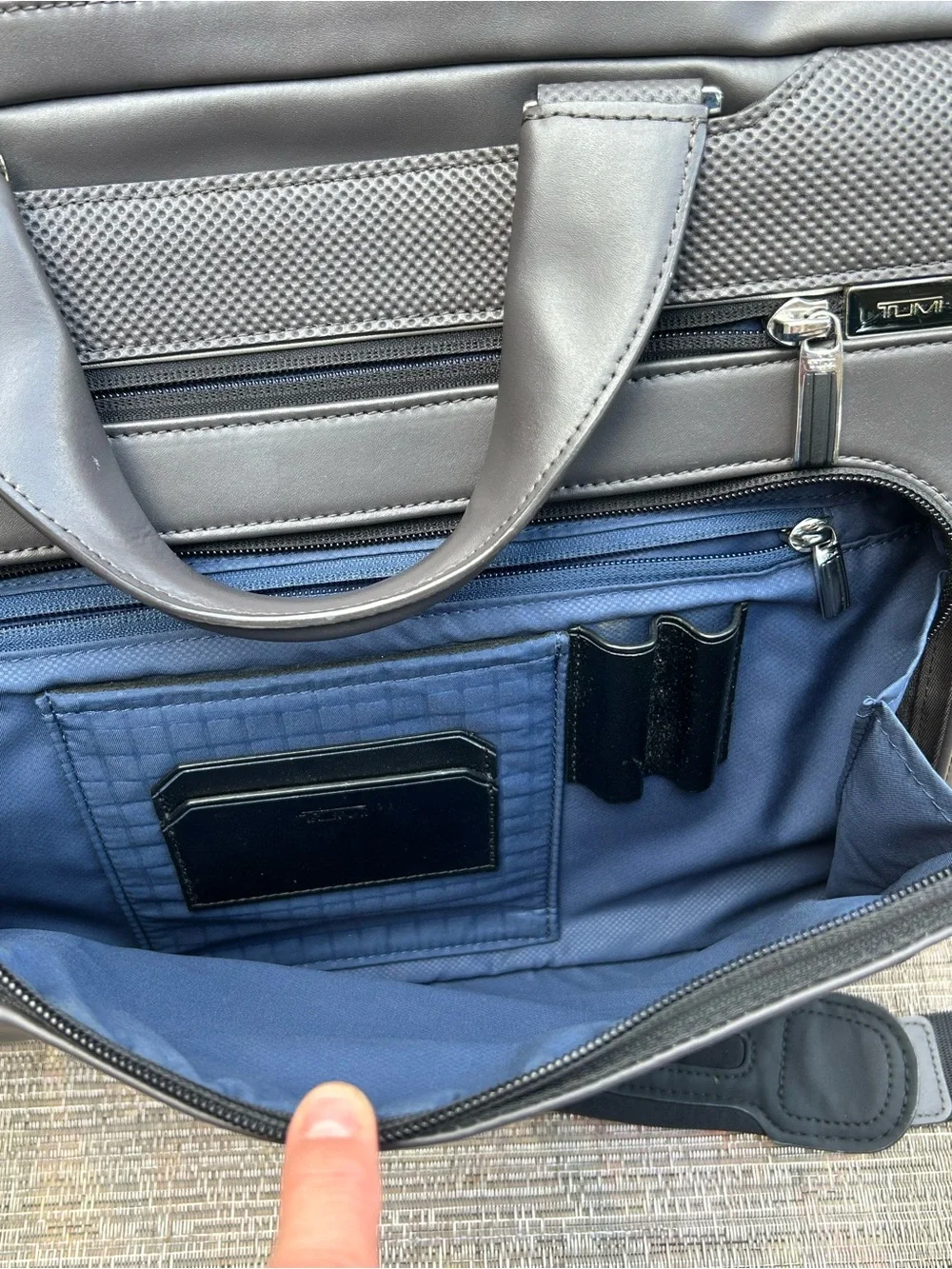 Tumi Saweyr Arrive Taupe 16” Men's Laptop Briefcase Top Handles Shoulder Strap